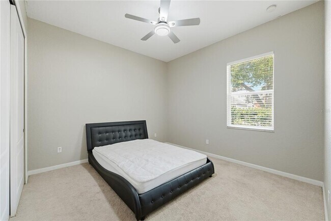 Building Photo - 6920 Helmsley Cir