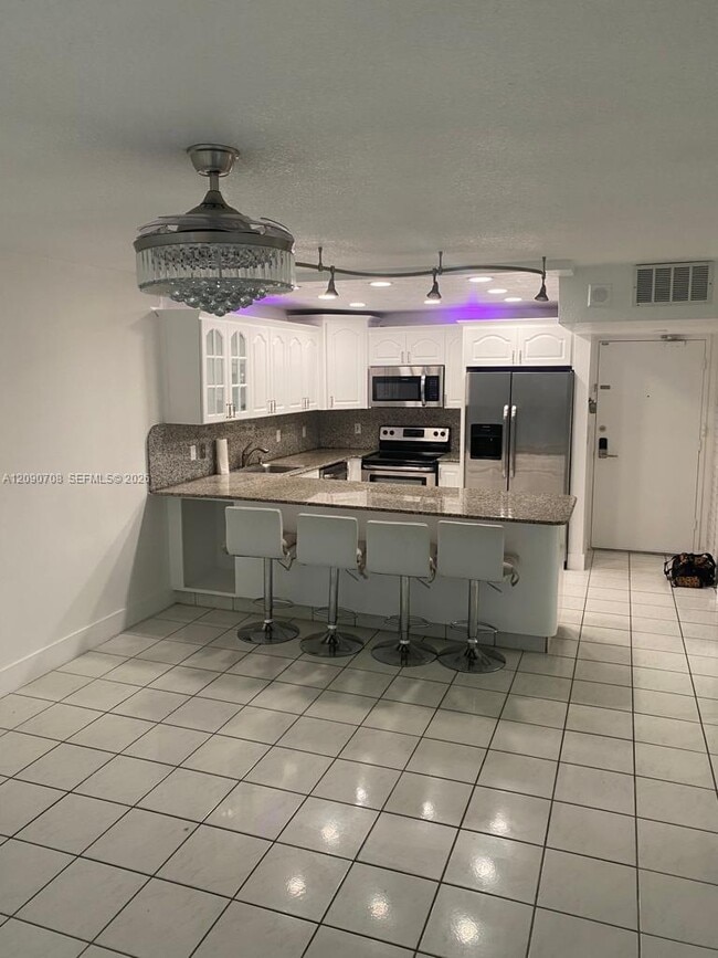 Building Photo - 401 Ocean Dr