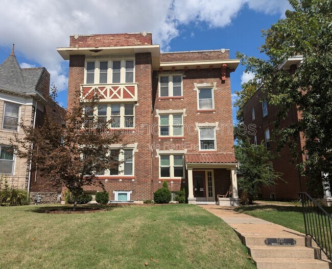 Building Photo - 5137 Waterman Blvd