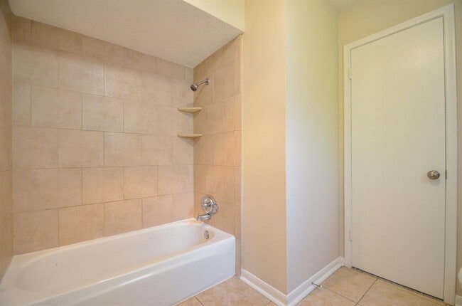 Building Photo - 12023 Sleepy Pines Dr