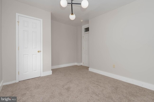 Building Photo - 224 N Milton Ave