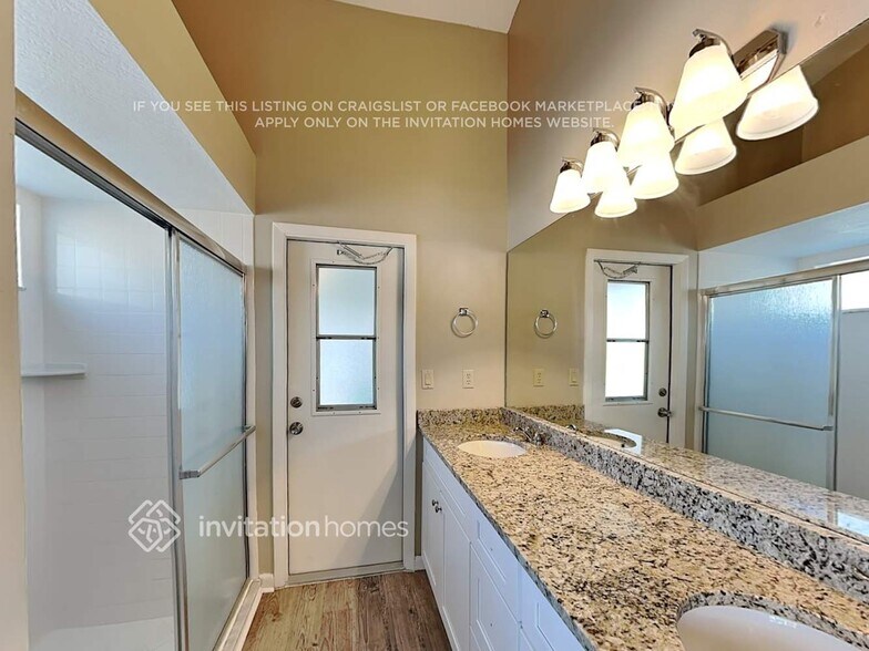 Building Photo - 1916 Bridgehampton Pl