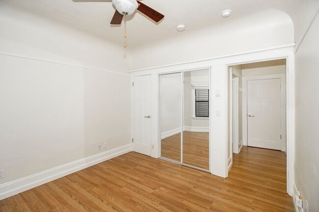 Building Photo - Vue De Lac Apartments