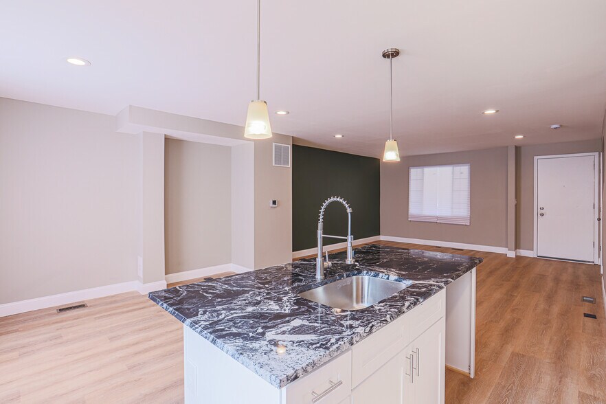 Granite countertops - 3825 Rexmere Rd