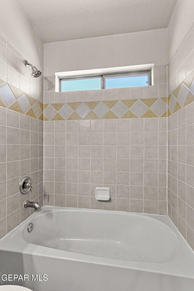 Building Photo - 3121 Tierra Paola Ln