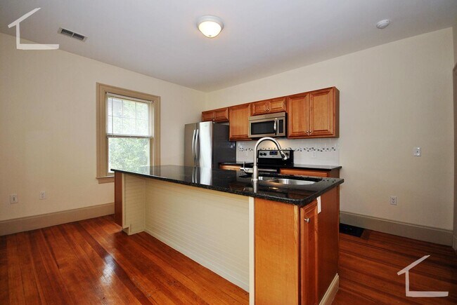 Building Photo - 64 Englewood Ave