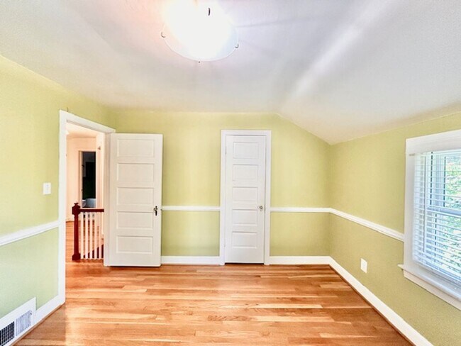 Building Photo - 4523 Gladwyne Dr