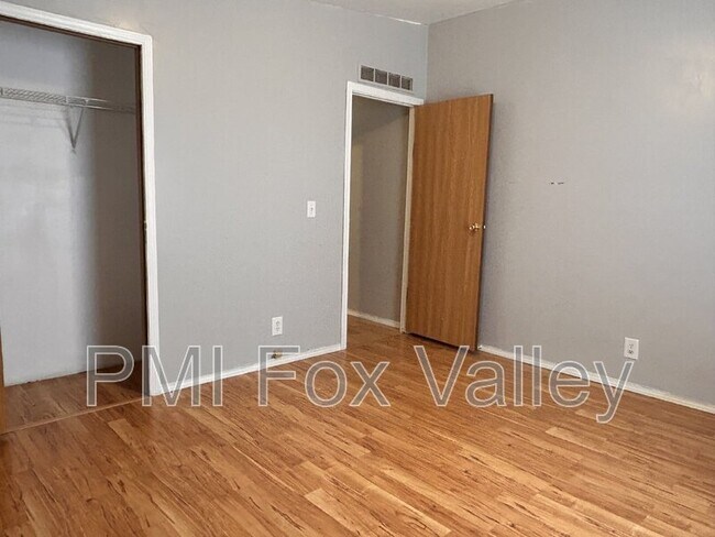 Building Photo - 5024 Shamrock Way