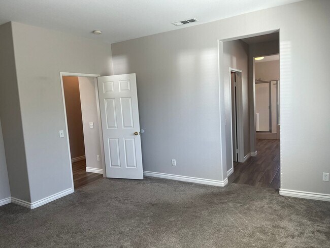 Building Photo - Rancho Bella Vista 3 bedroom on quiet cul-...