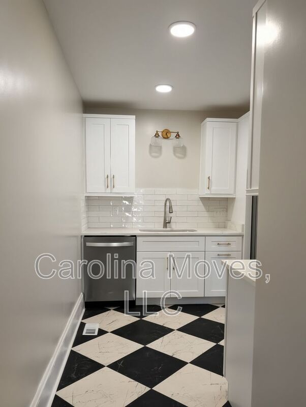 Building Photo - 1102 Easley Bridge Rd