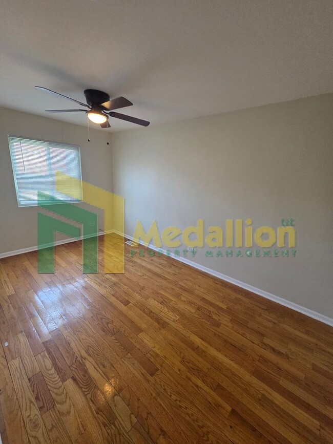 Building Photo - Updated 4-Bedroom Home with Finished Basement and Fenced Yard