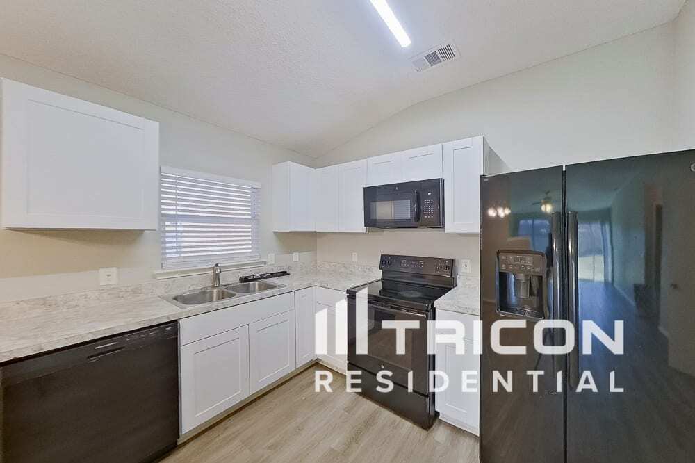 Building Photo - 232 Tulane Dr