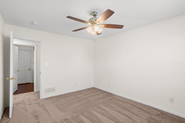 Building Photo - 2500-2502 Northampton Dr.