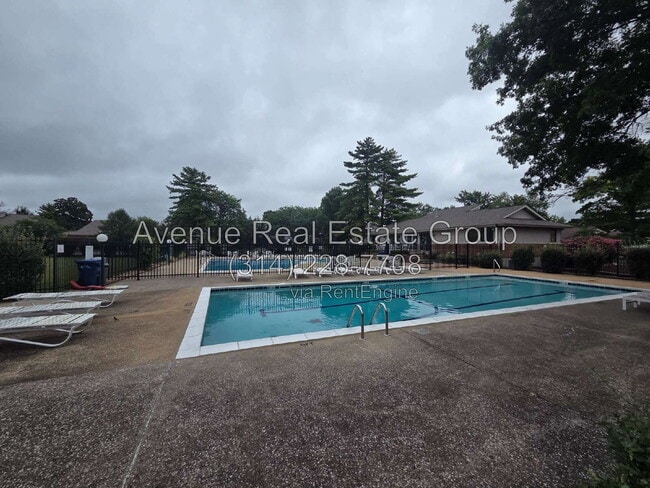 Building Photo - 708 Ridgeside Dr