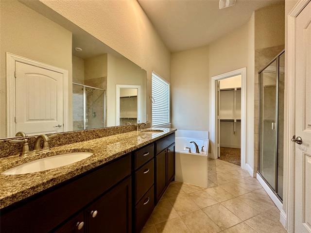 Building Photo - 16205 Weymouth Dr