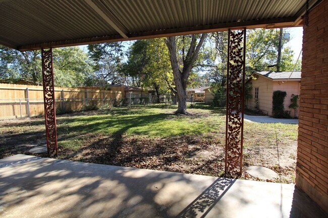 Building Photo - 434 Cosgrove St