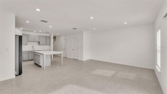 Building Photo - 3857 Academia Ave