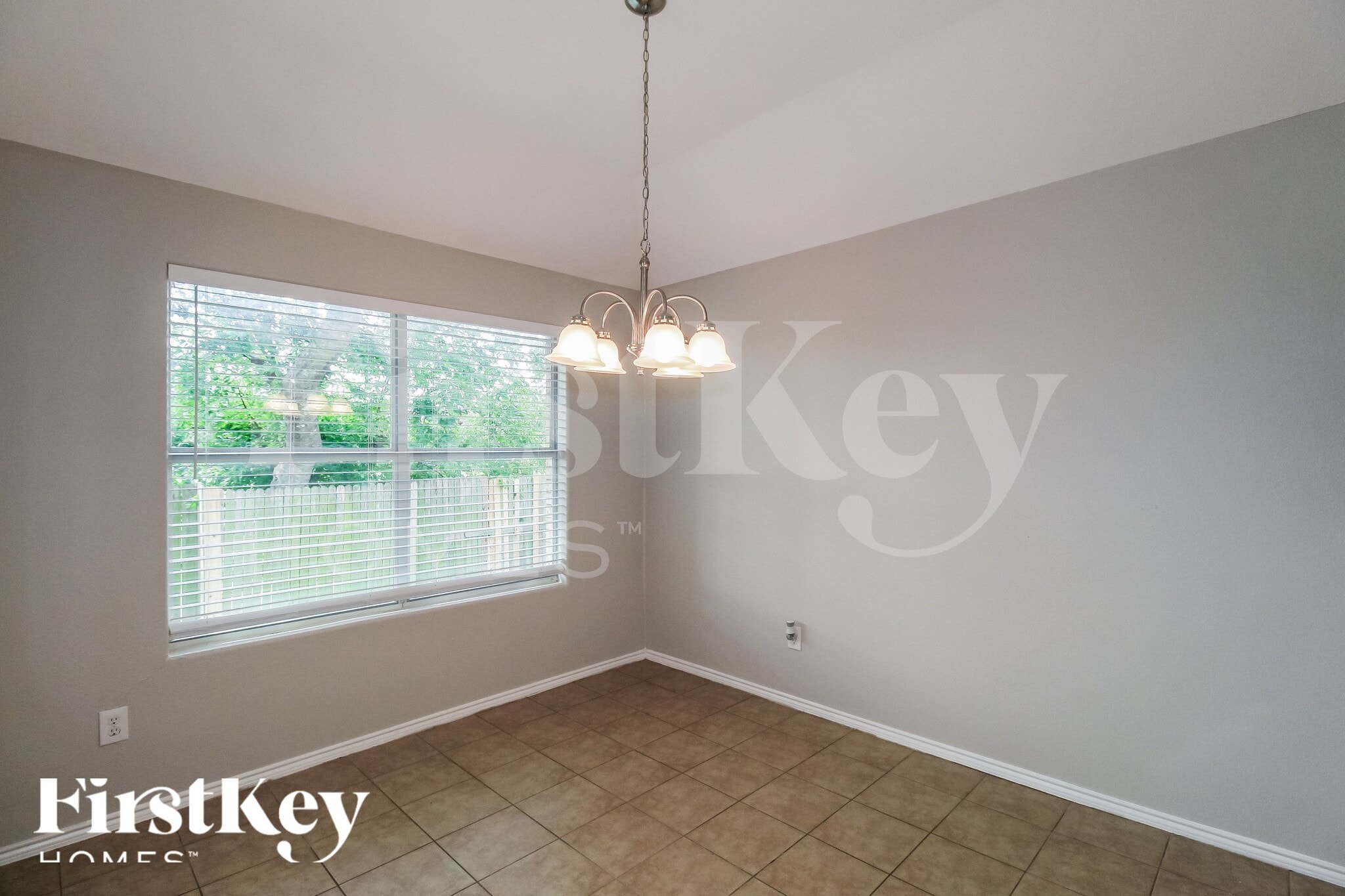 Building Photo - 1450 Waldrop Dr