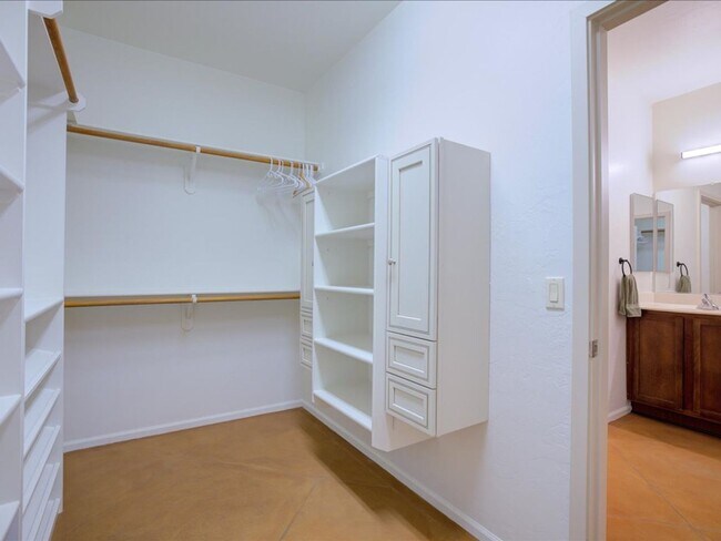 Building Photo - 10570 E Eleanor Maldonado Pl