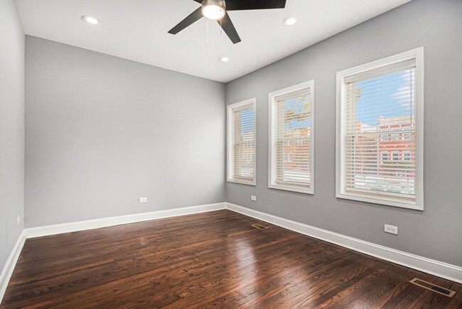 Building Photo - 1702 N Meade Ave