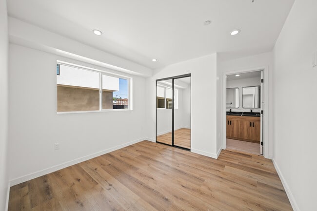 Building Photo - 6053 Craner Ave