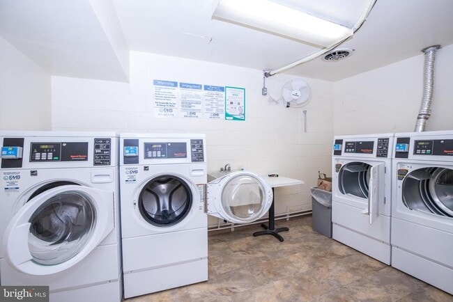 Building Photo - 100 West Ave