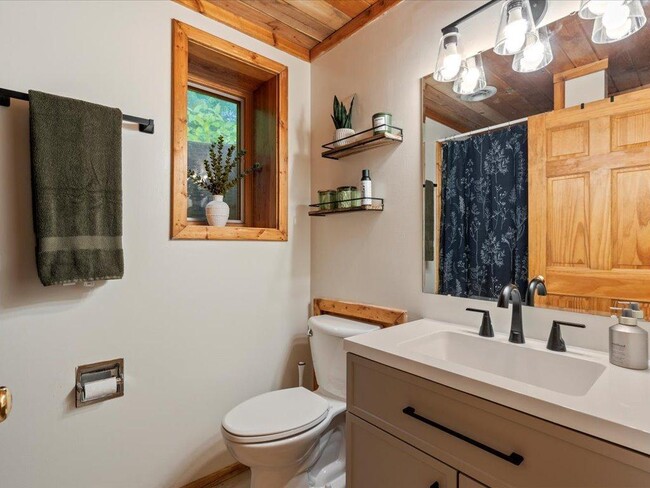 Building Photo - 29929 Aztec Cir