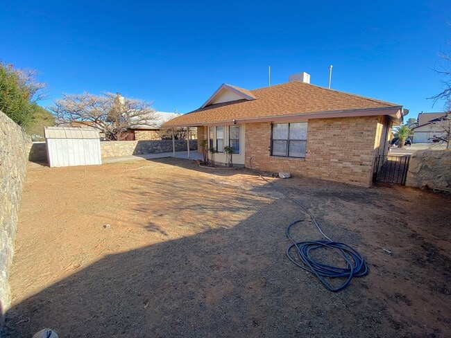 Building Photo - Northeast El Paso 3 bed2 bath