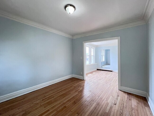 Building Photo - 8856 S Lowe Ave