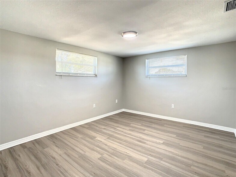 Building Photo - 11705 Meredith Ln