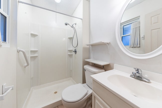 Building Photo - 804 Pottawatomie Ave