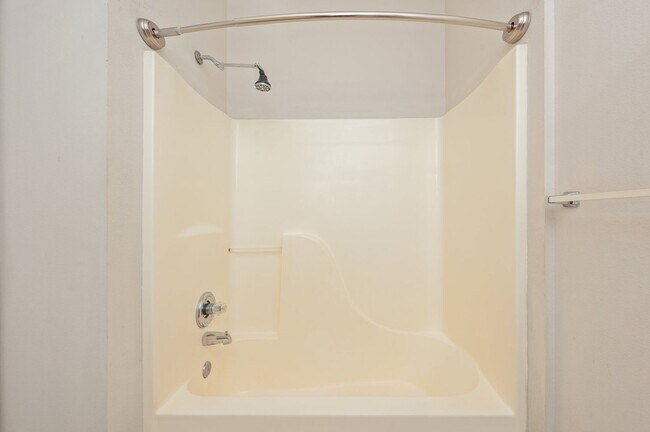 Building Photo - First Floor - The Oaks Unit!