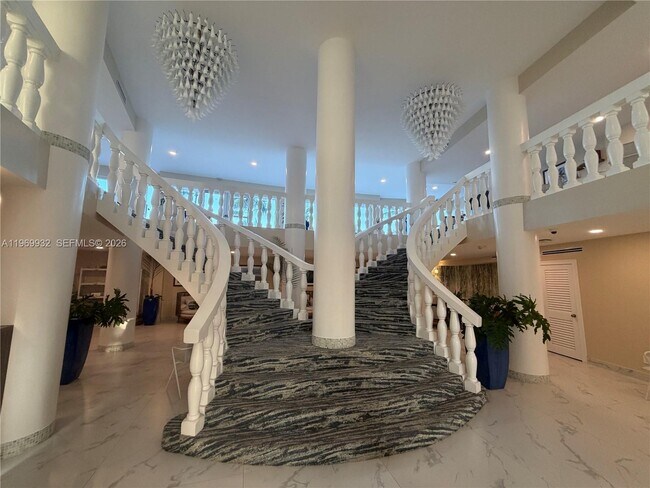 Building Photo - 710 N Ocean Blvd