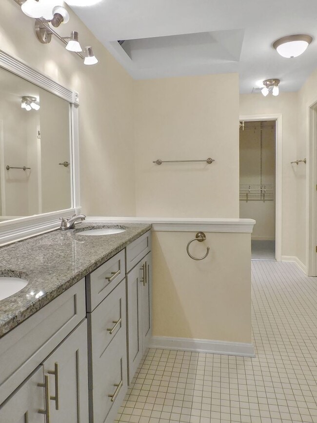 Building Photo - 48145 Mayflower Dr