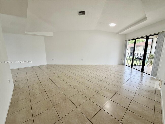 Building Photo - 9658 SW 138th Ave