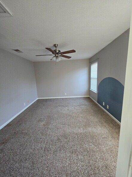Building Photo - 638 Pippin Dr