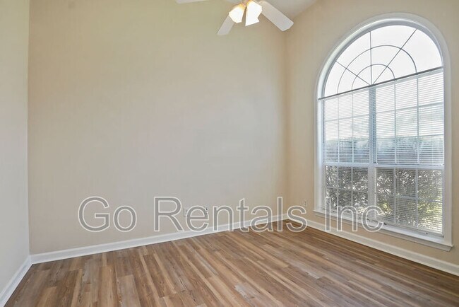 Building Photo - 117 Sunset Ln