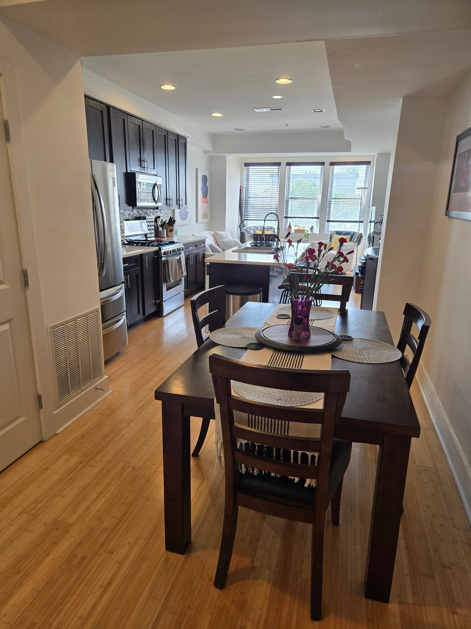 Full size dining room space - 1013 V St NW