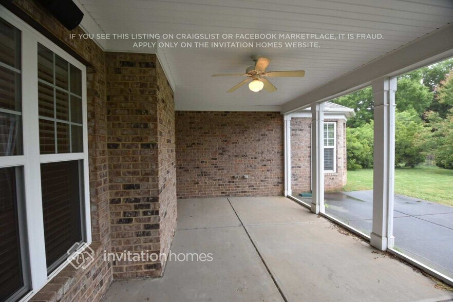 Building Photo - 10814 Bask Ct