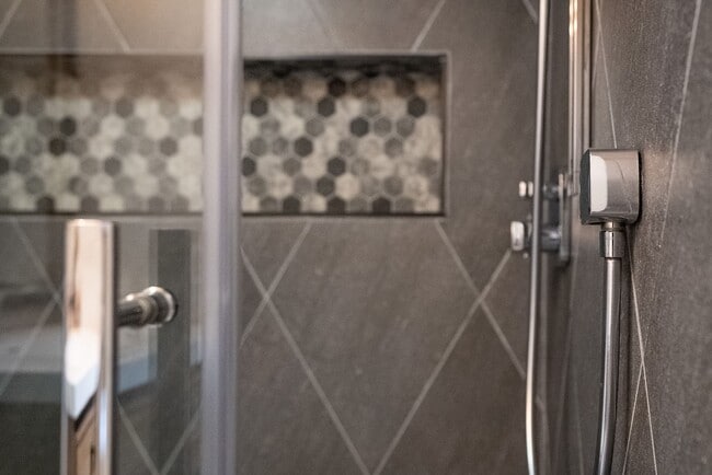 Building Photo - Stunning 2-Story Loft in the Heart of Downtown