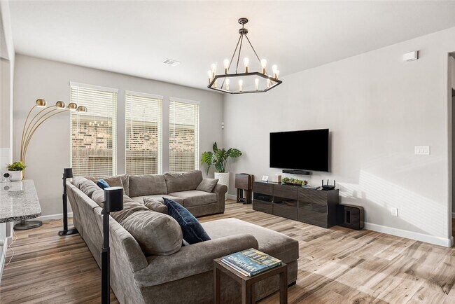 Building Photo - 31315 Cardrona Peak Pl