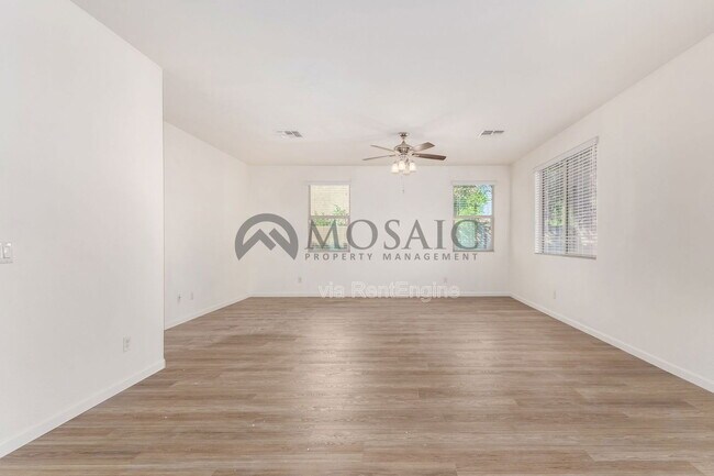 Building Photo - 904 E Euclid Ave