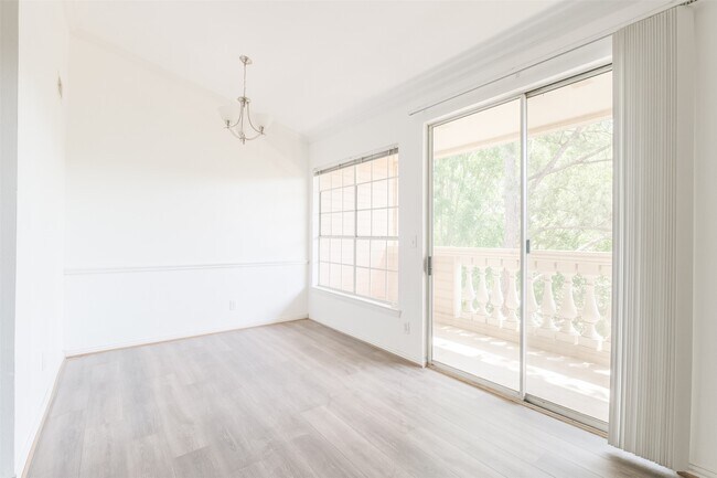 Building Photo - 2111 Welch St