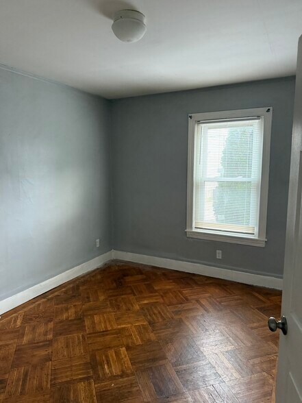 Building Photo - 15 Fenelon St
