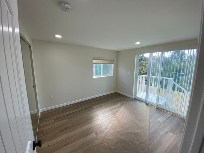 Building Photo - COMING SOON - NEWLY RENOVATED 3BD+1BA HOME