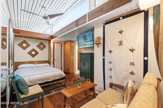 Building Photo - 2337 Seminole Rd