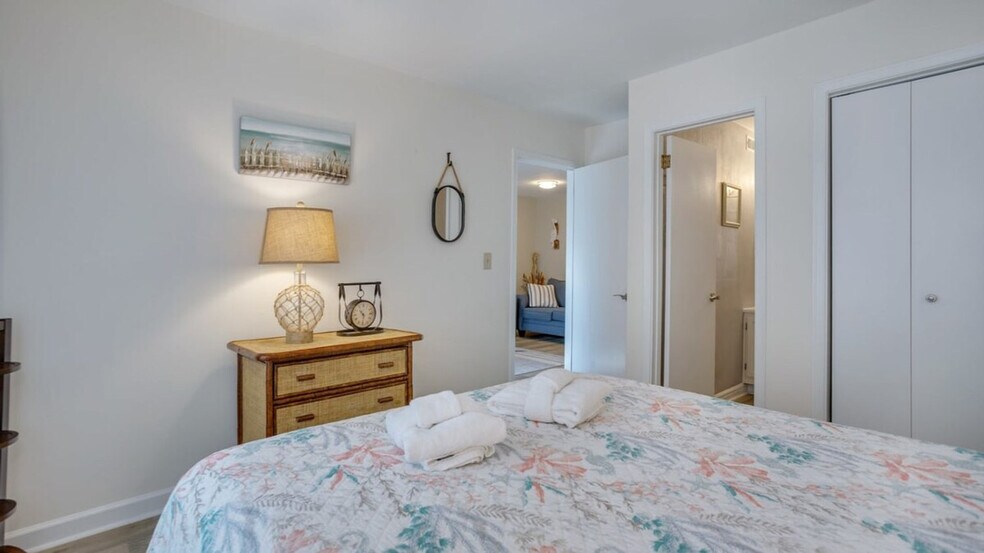 Building Photo - 239 Beach City Rd