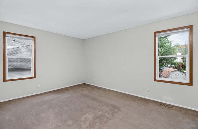 Building Photo - 436 Fordham Pl