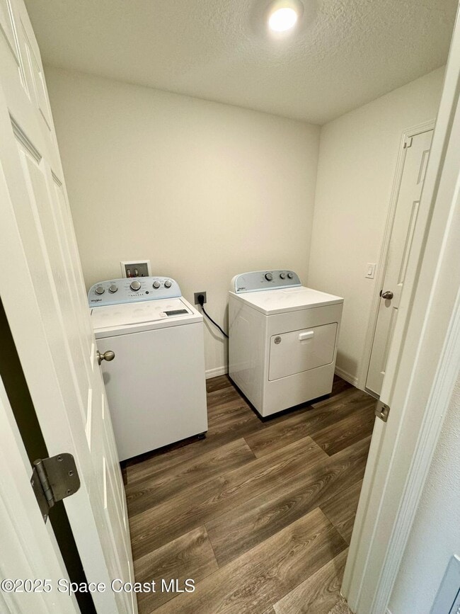 Building Photo - 2910 San Filippo Dr SE