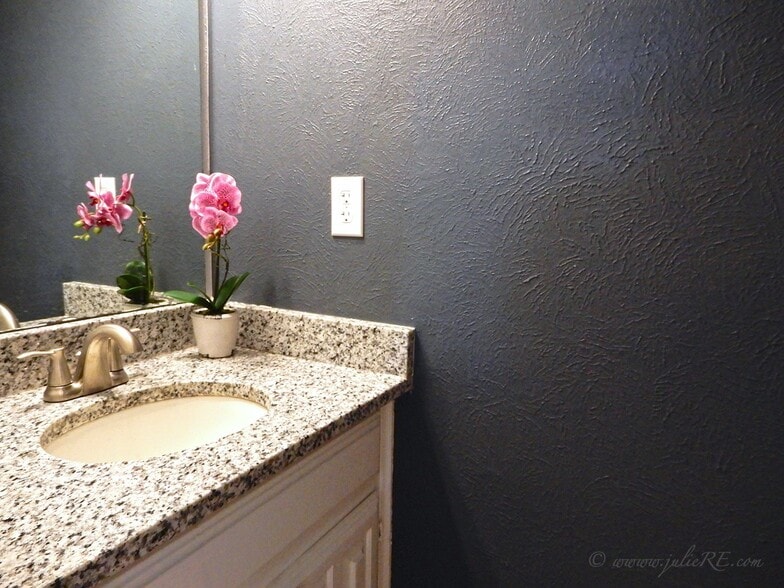 Building Photo - 3636 Country Club Dr W